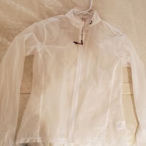 Lightweight wind jacket